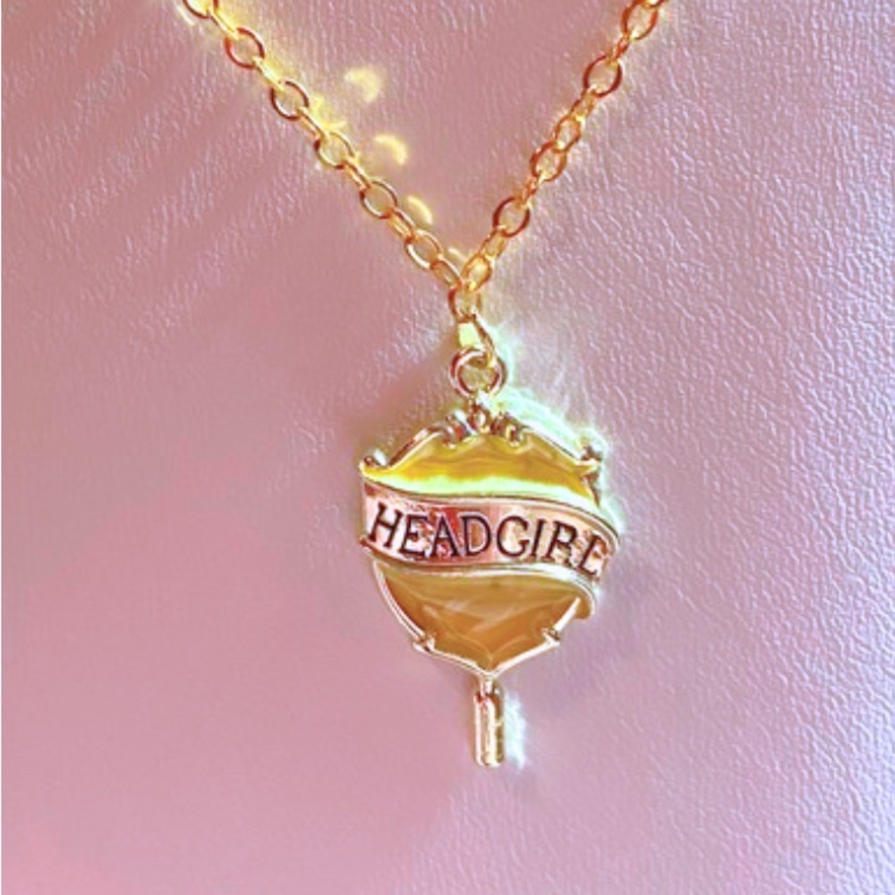 Necklace Head Girl Hufflepuff Harry Potter Hogwarts Gold Tone Enamel Witch Magic